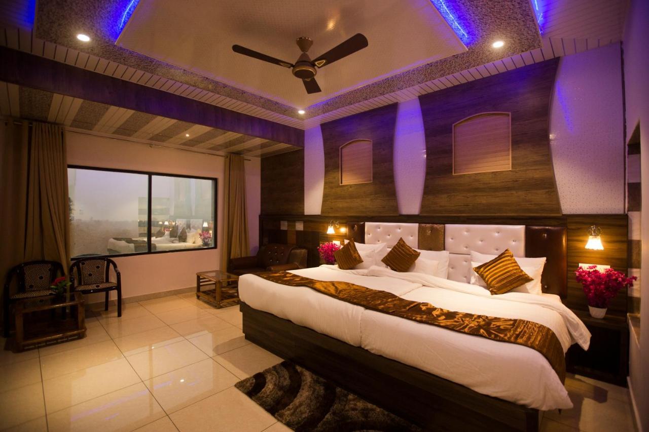 Hotel Kings Regency Drang Exterior foto